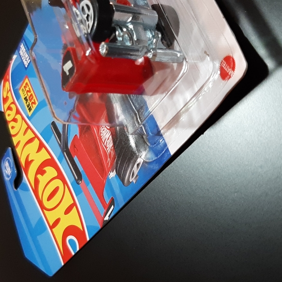 Hot Wheels Wagon Red 2023 Experimotors Collection Draggin' Wagon NEW - Picture 7 of 14